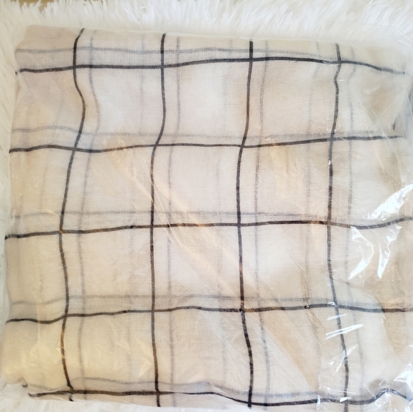 *NEW* Rachel Pally Cream and Black Grid Scarf - Picture 4 of 8